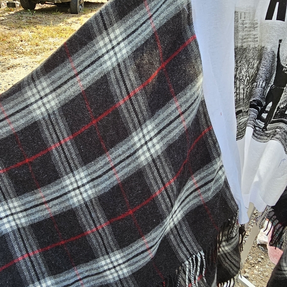 Rocky Graphic Tee With Flannel Scarves Poncho -OS - Picture 2 of 4
